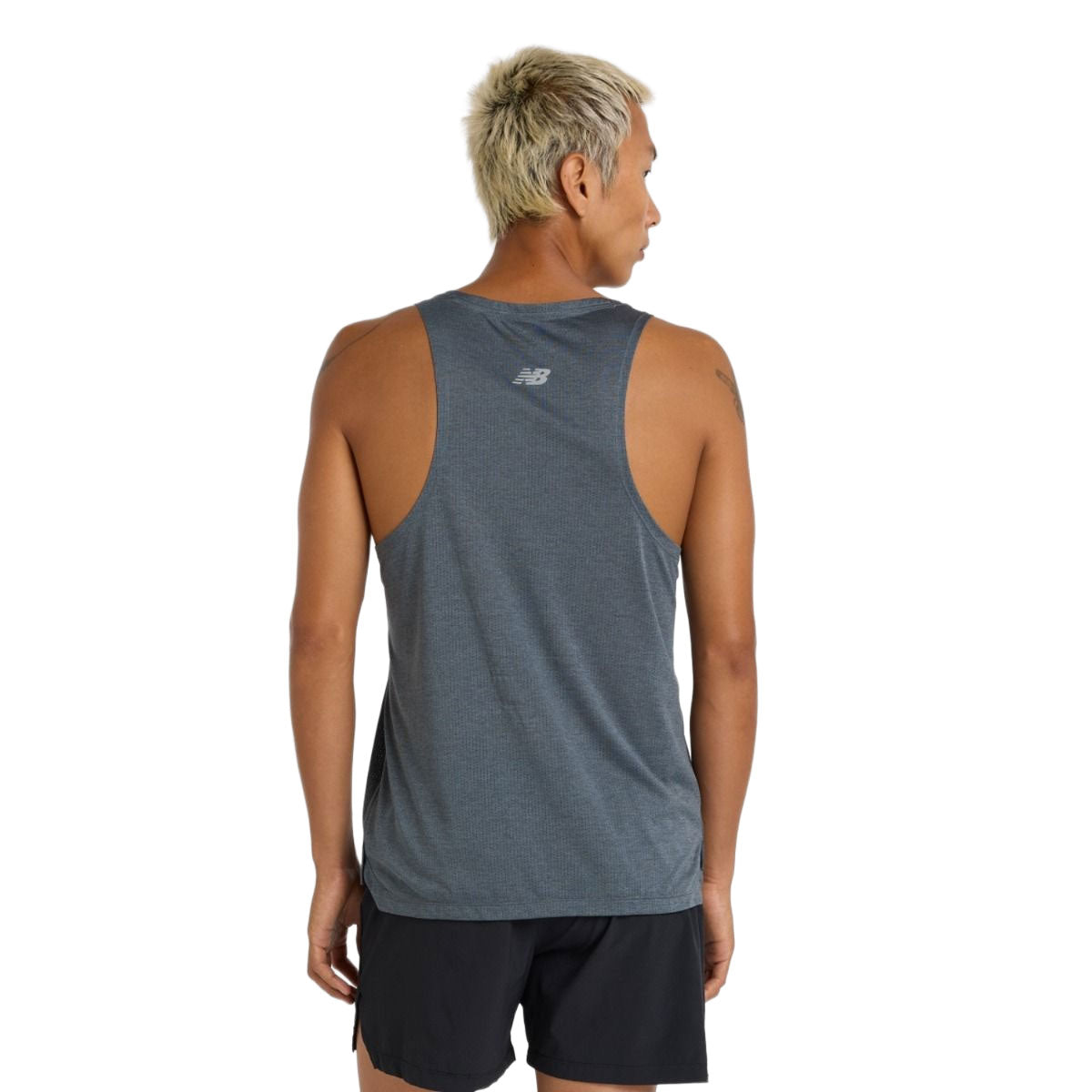 New Balance herresinglet i mørkegråt med ryglogo