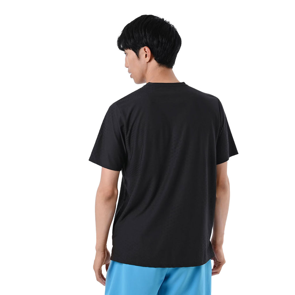 Sort New Balance RC Adapt T-shirt med rund hals og korte ærmer, set bagfra