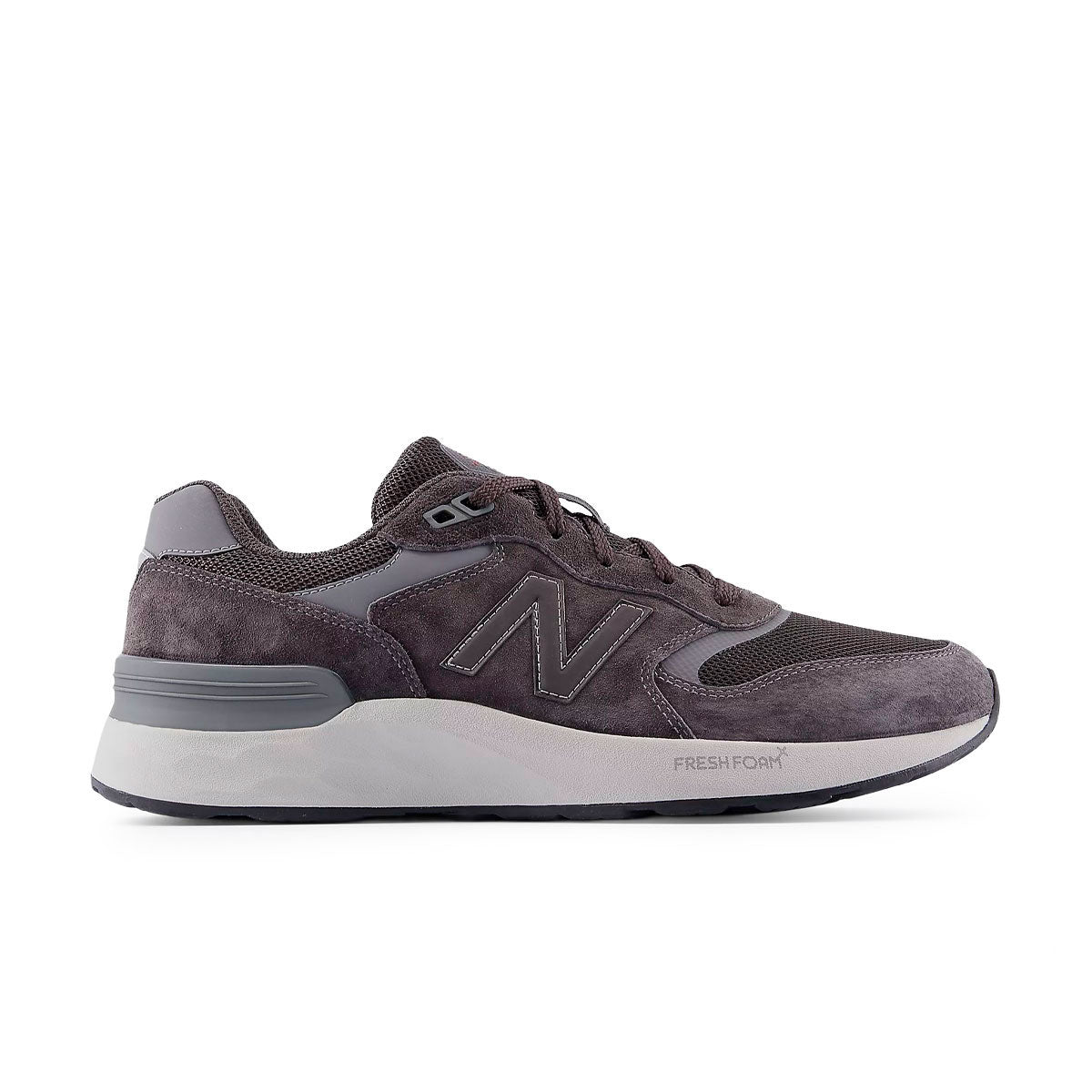 Mørkelilla New Balance 880 herresko med snørebånd og grå sål