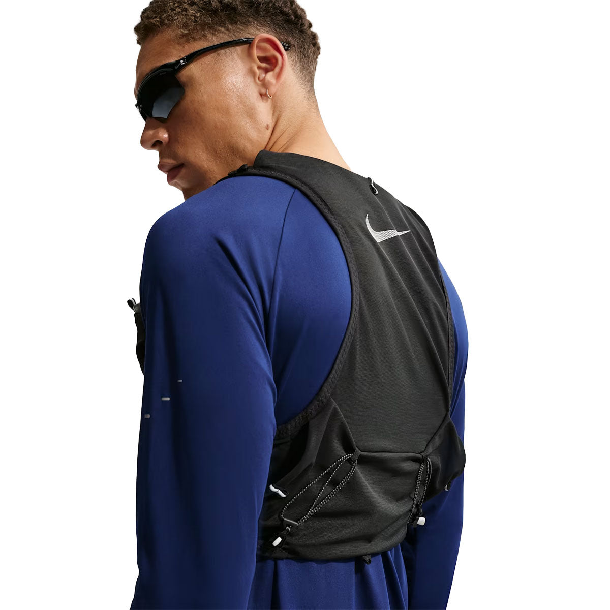 Nike Run Vest 5L i sort med justerbare stropper