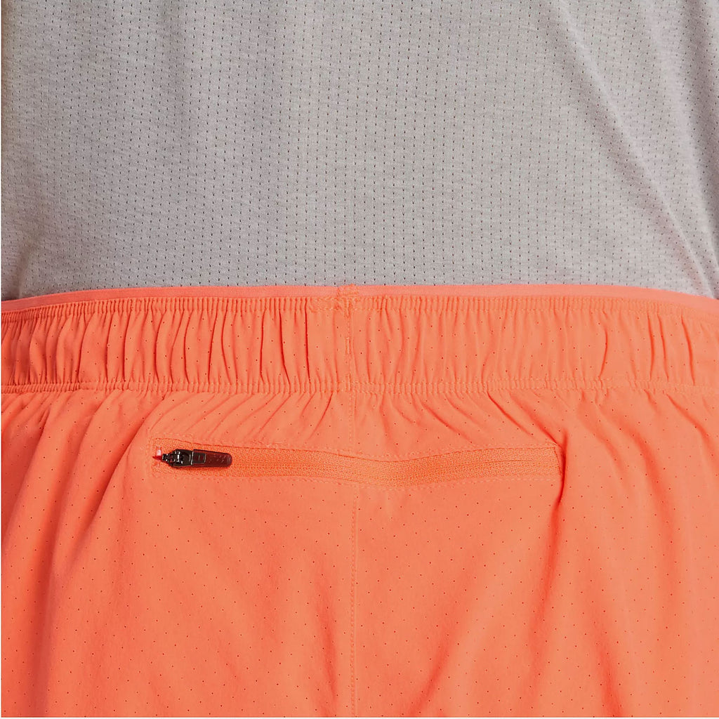Orange New Balance RC 5" shorts med baglomme