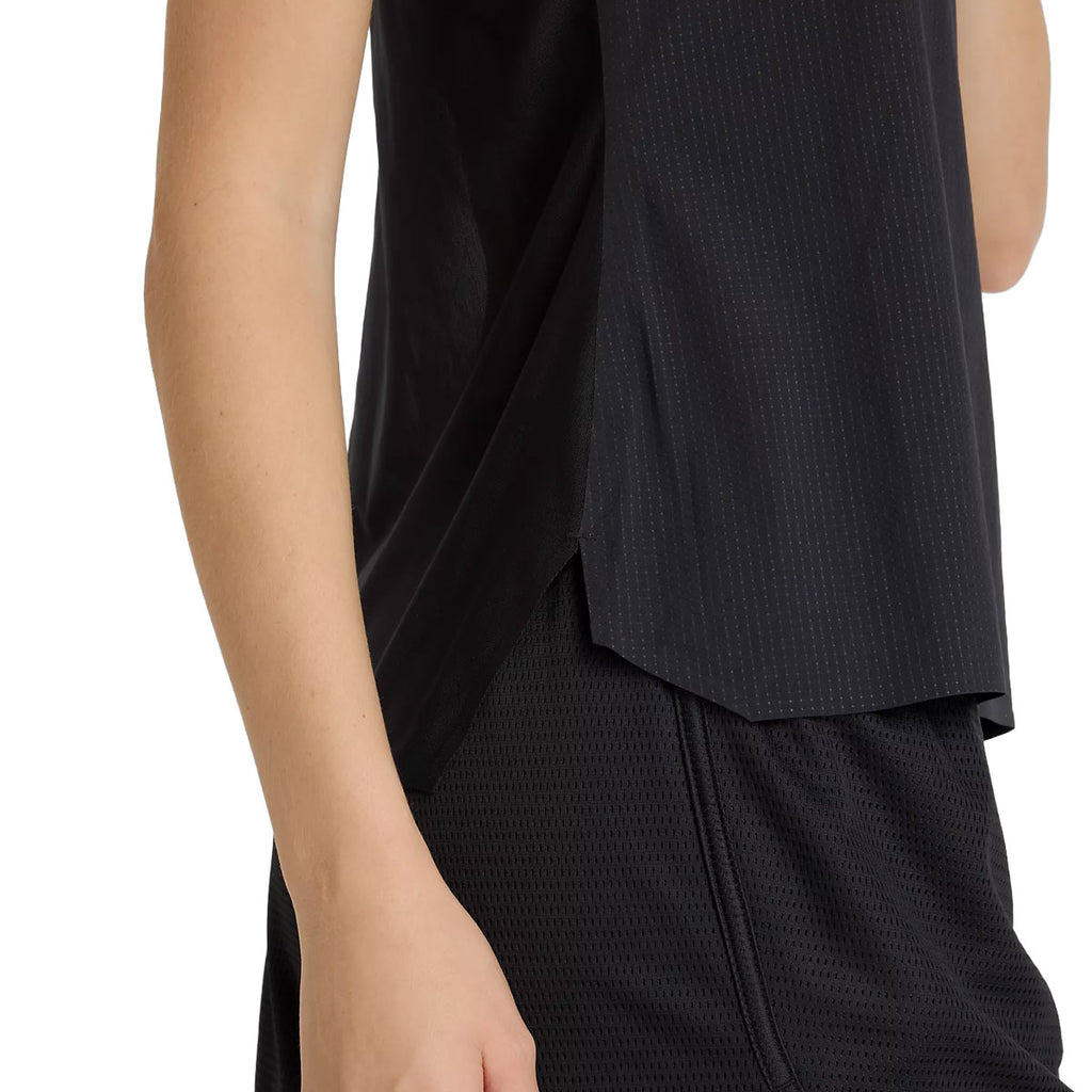 Sort New Balance RC Ultralight singlet til damer med letvægtsdesign