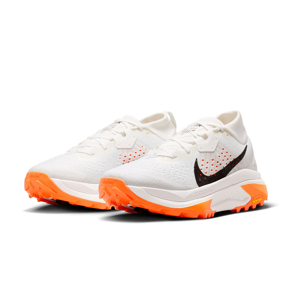 Nike ACG Zegama Trail Dame i hvid og orange farve