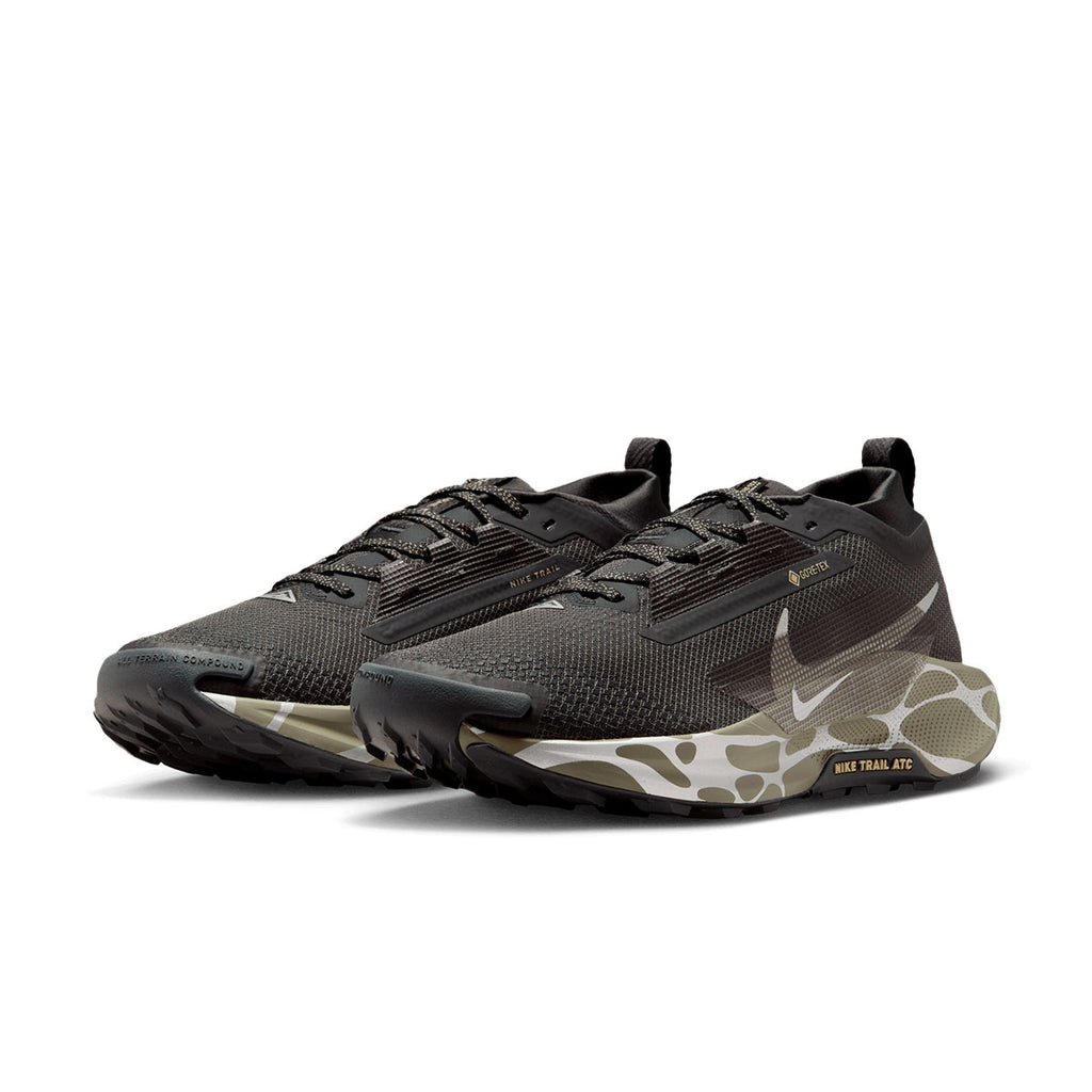 Nike Pegasus Trail 5 GTX herresko i sort og grå