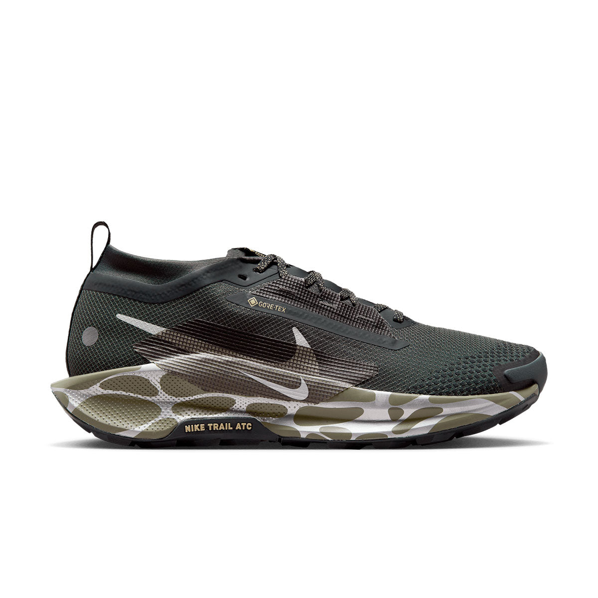 Nike Pegasus Trail 5 GTX herresko i sort og grøn camouflage