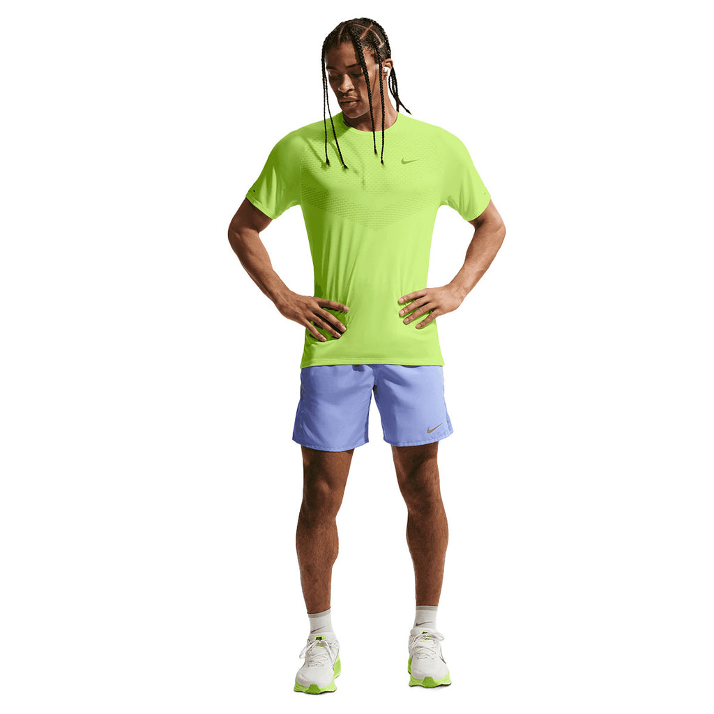 Nike Stride SS Top til mænd i lys grøn farve