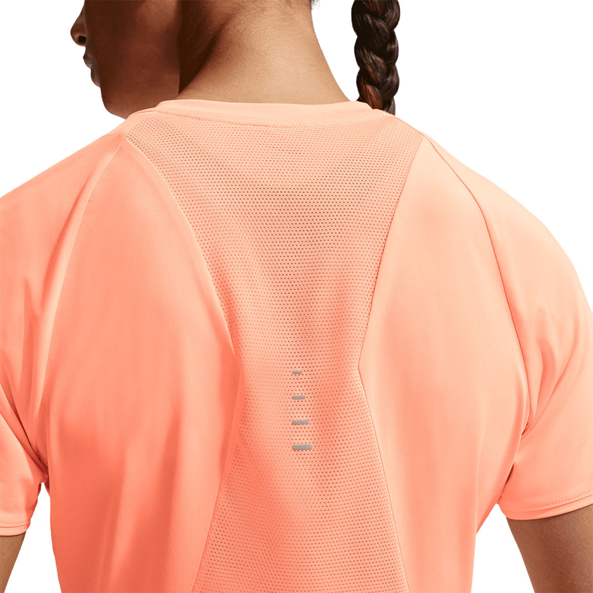 Nike Swift SS Top Dame med mesh-detaljer på ryggen