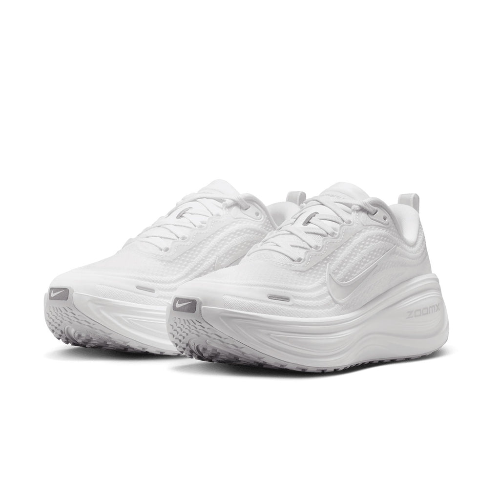 Nike Vomero Plus Dame i hvid med grå detaljer