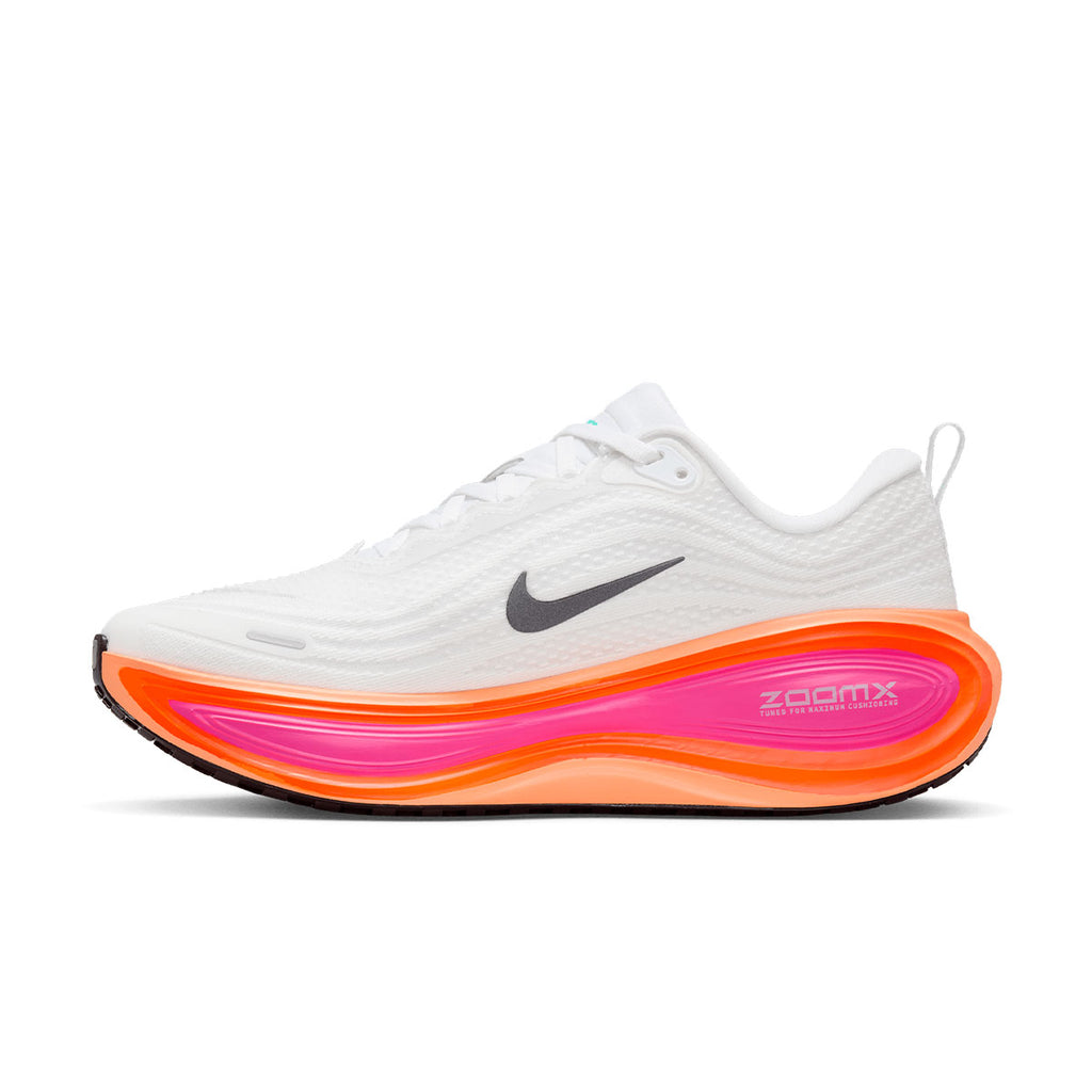Nike Vomero Plus Dame løbesko med hvid overdel og farvet sål