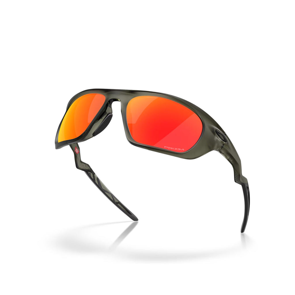 Sorte solbriller med Prizm Ruby linser fra Oakley Lateralis