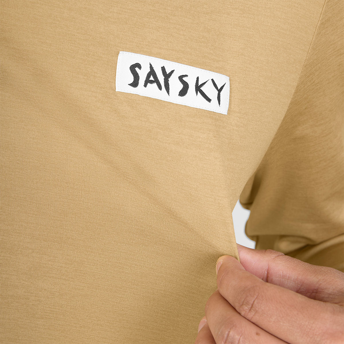 Langærmet trøje til mænd i beige med Saysky-logo ved brystet
