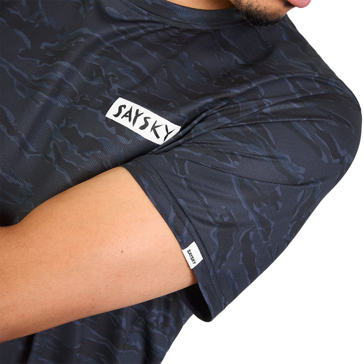 Mørkblå Saysky Tiger Combat t-shirt med grafisk camo-mønster og logo