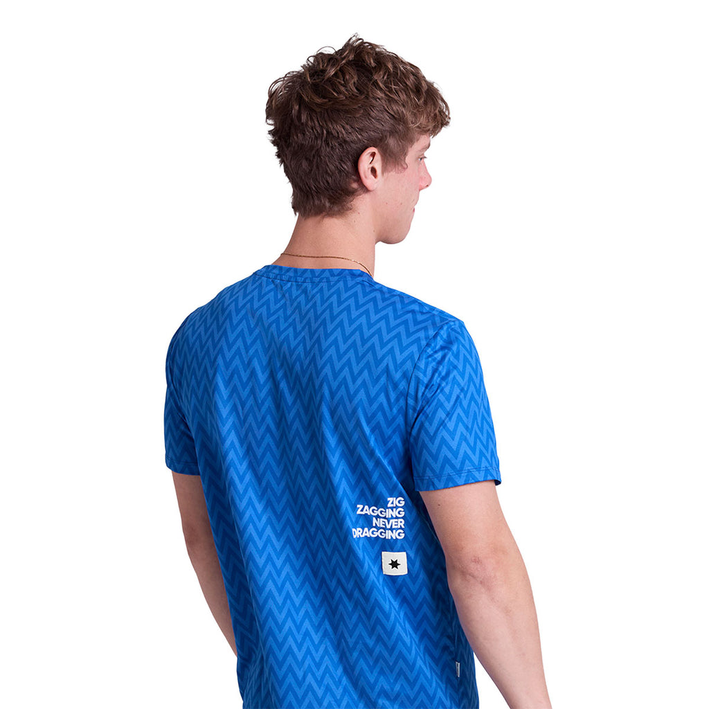Saysky Zig Zag Combat T-shirt i blå med zigzag mønster