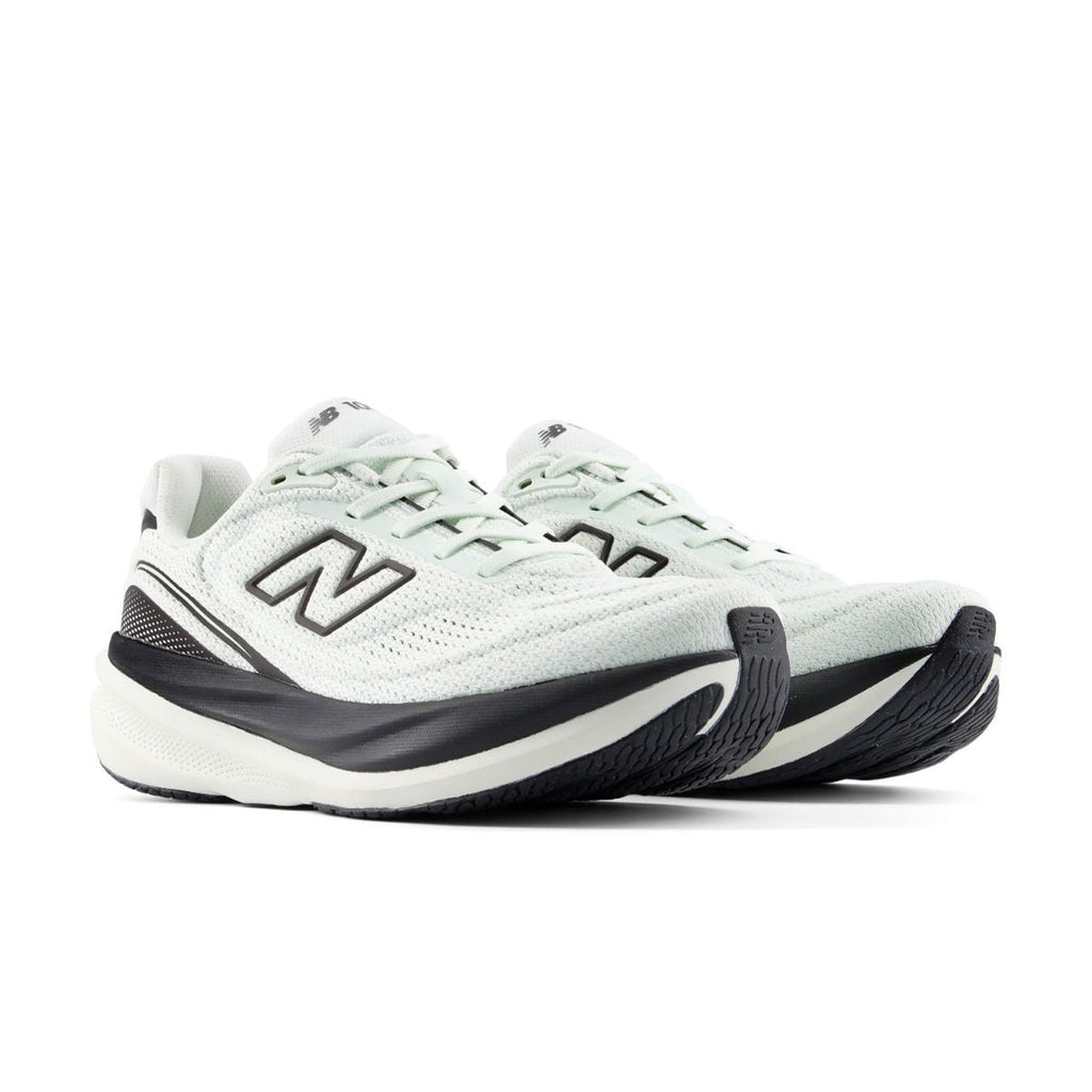 New Balance 1080 V15 Dame løbesko med snørebånd og grågrøn detalje
