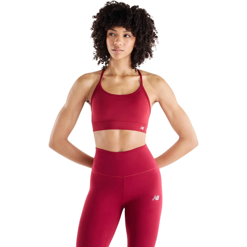 New Balance ESS Yoga-bh med justerbare stropper og logo detalje