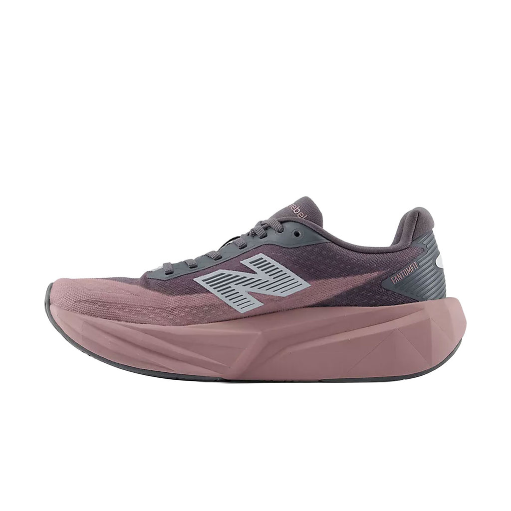New Balance FuelCell Rebel v5 dame løbesko med violet mønster