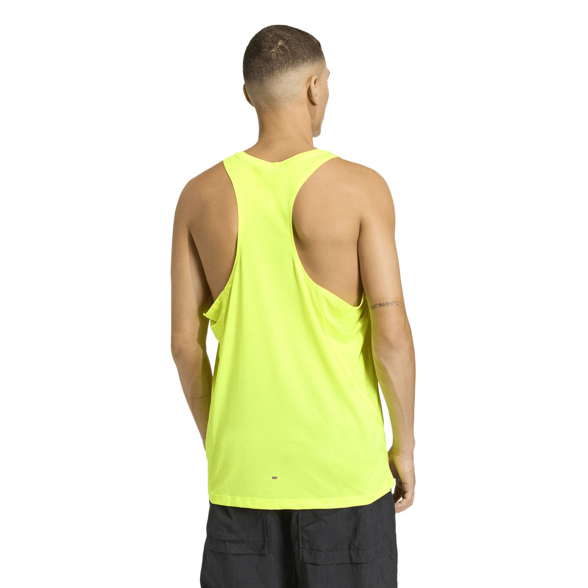 Grøn Adidas adi365 Breeze singlet til mænd set bagfra