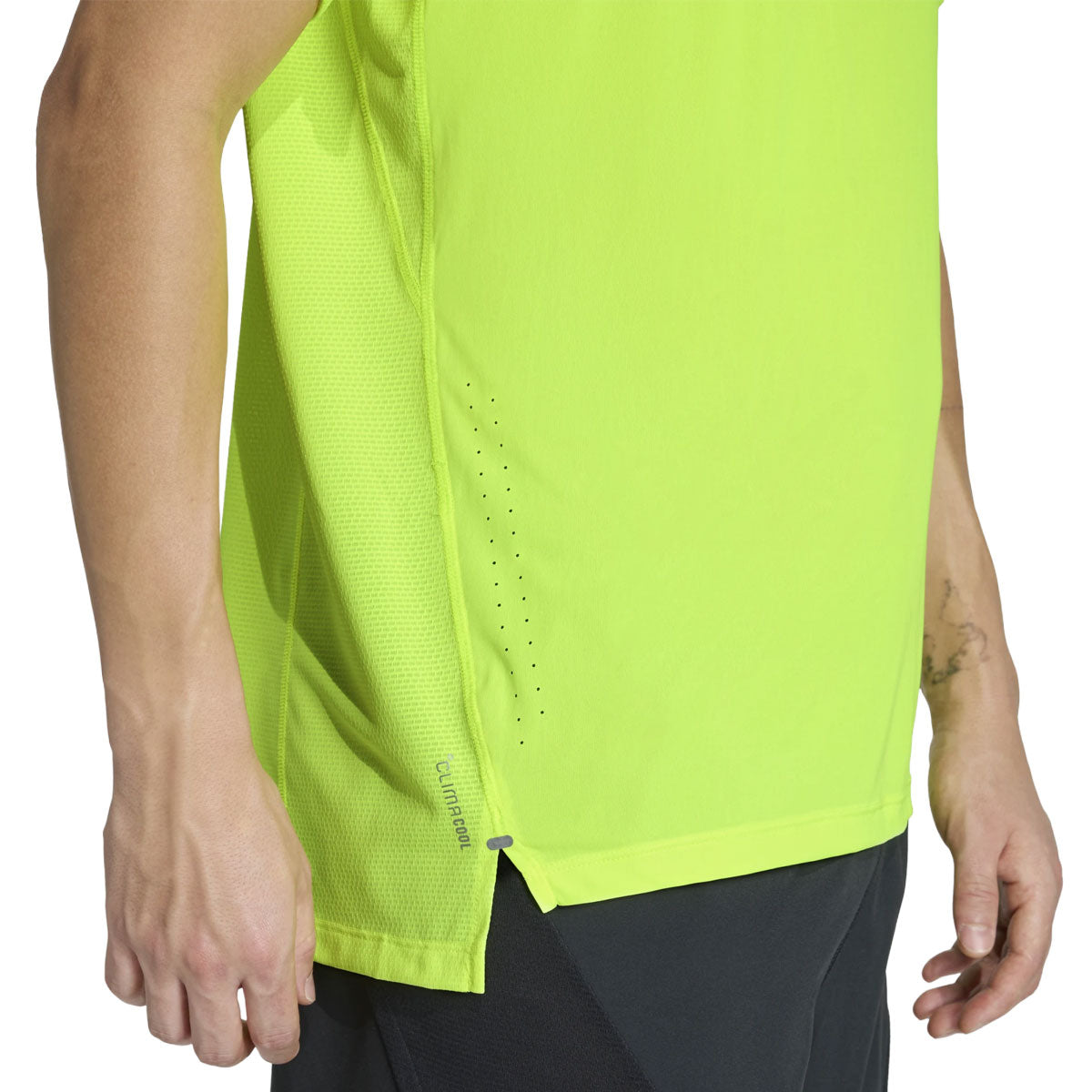 Grøn Adidas Adi365 Breeze T-shirt til mænd med perforeringer