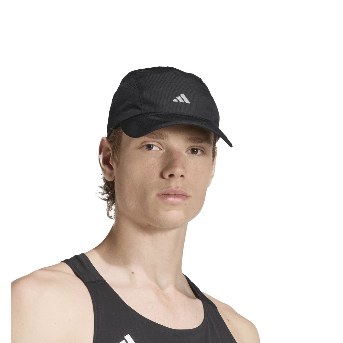Adidas RUNxADIZ cap i sort med logo på fronten