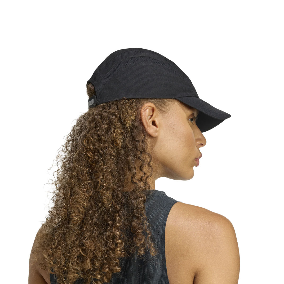 Adidas RUNxADIZ cap i sort med justerbar rem bagpå