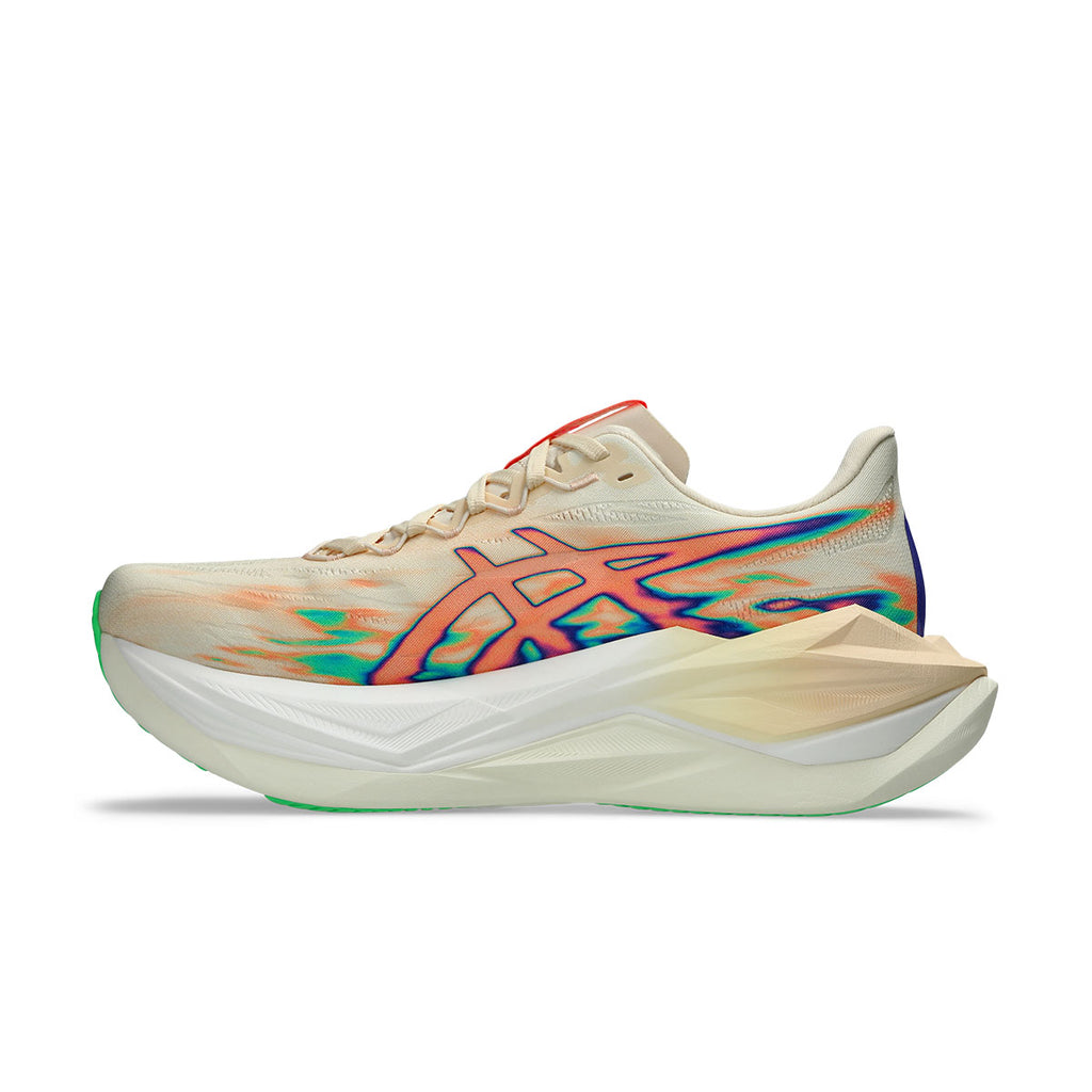 Asics Superblast 3 løbesko i beige og grøn med farverig detalje