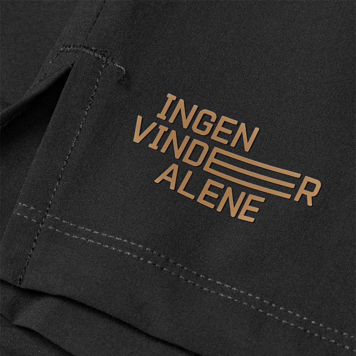 Craft ADV Essence 2-In-1 Shorts til herre med logo på kanten