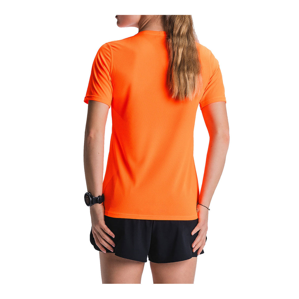 Orange Fusion Tempo one run T-shirt set forfra på model