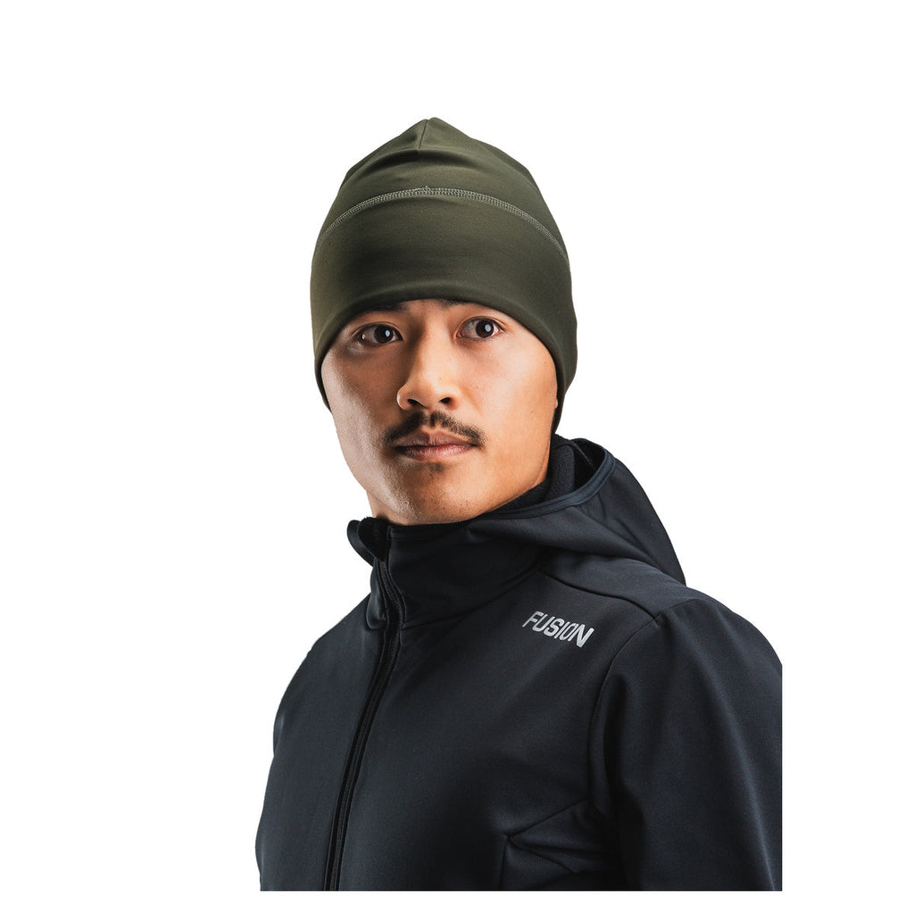 Grøn FUSION Recharge beanie i tætvævet strik til hovedbeklædning