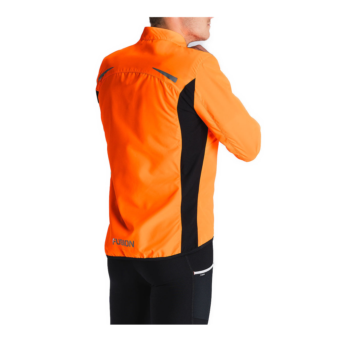 Orange løbejakke til mænd med sort ryglinje og FUSION-logo
