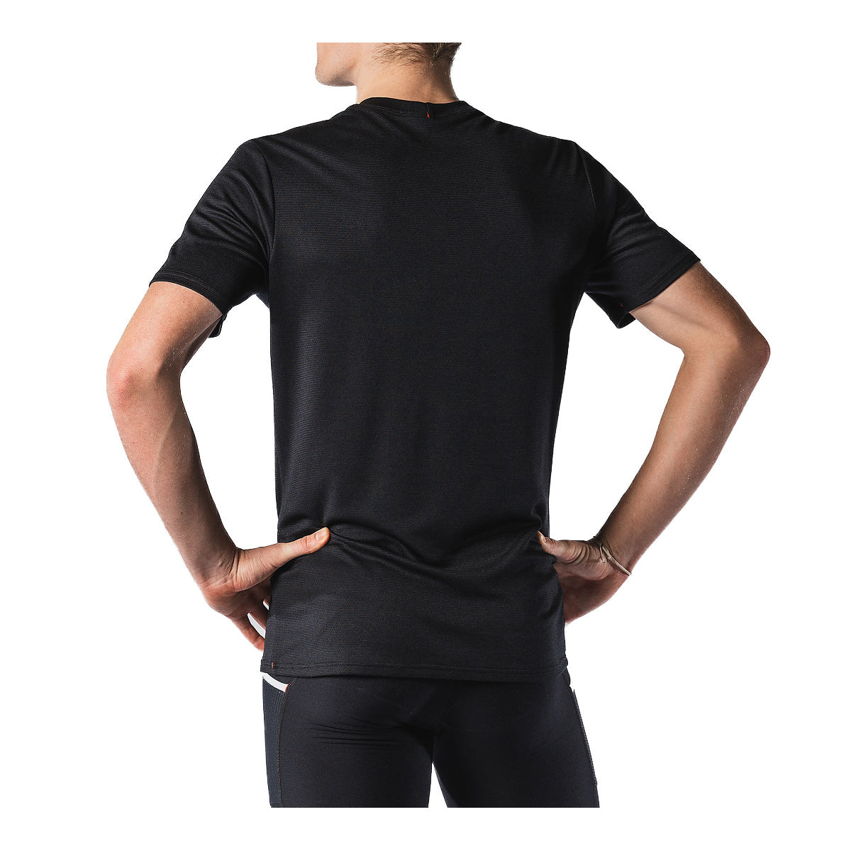 Sort herre T-shirt med korte ærmer og rund hals bagfra