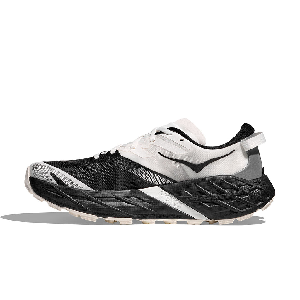 Hoka Speedgoat 7 herresko i sort og hvid design
