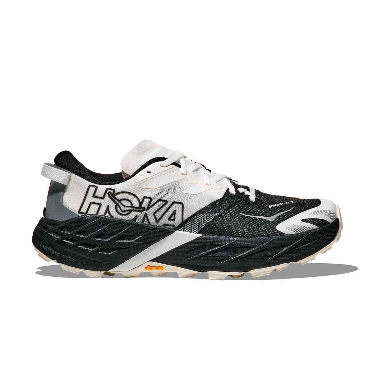 Hoka Speedgoat 7 herresko i sort og hvid