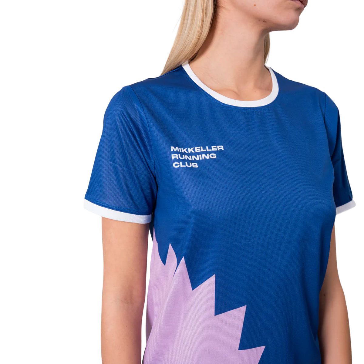 Blå Mikkeller T-shirt Dame med grafisk design og korte ærmer