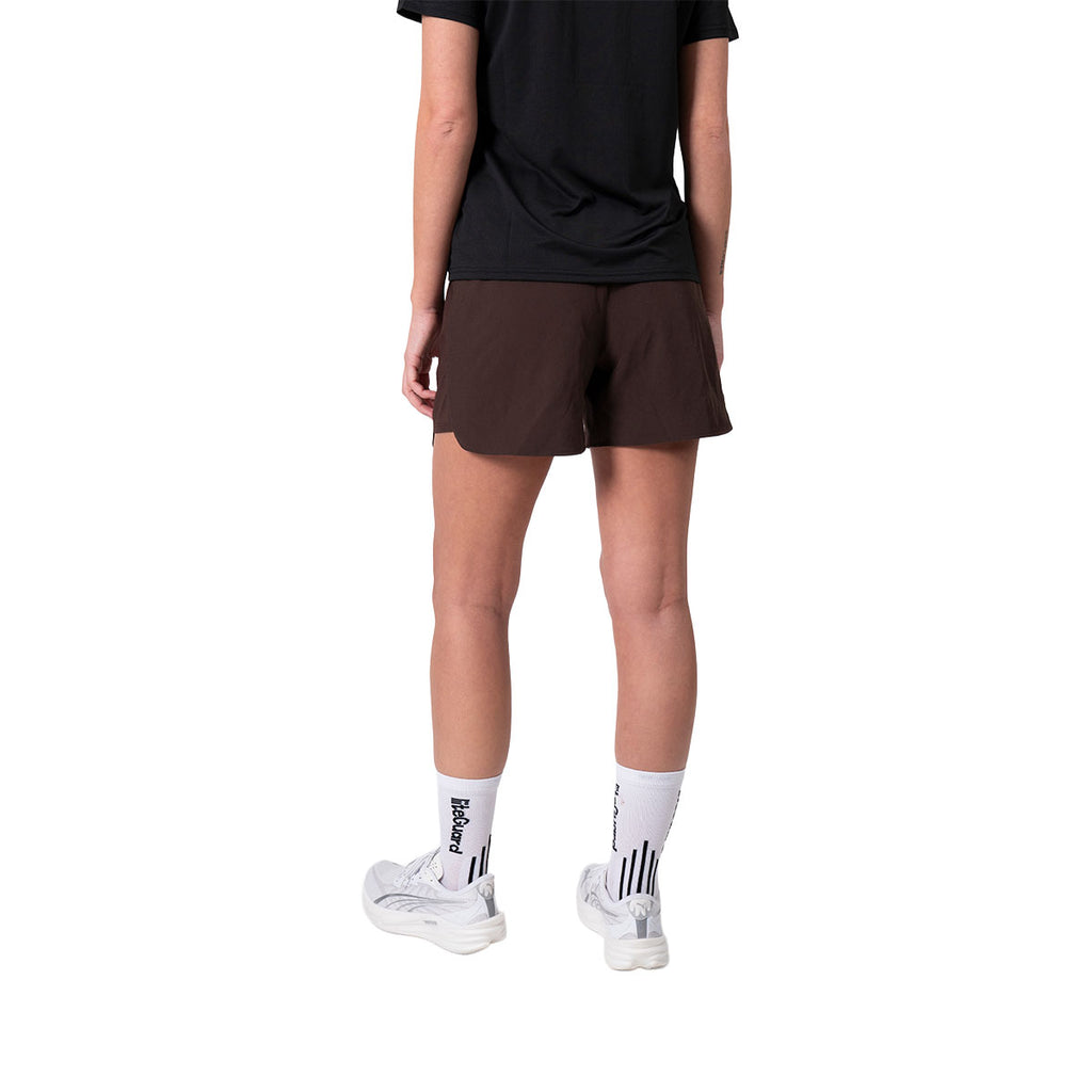 Høj talje shorts til damer i brun farve