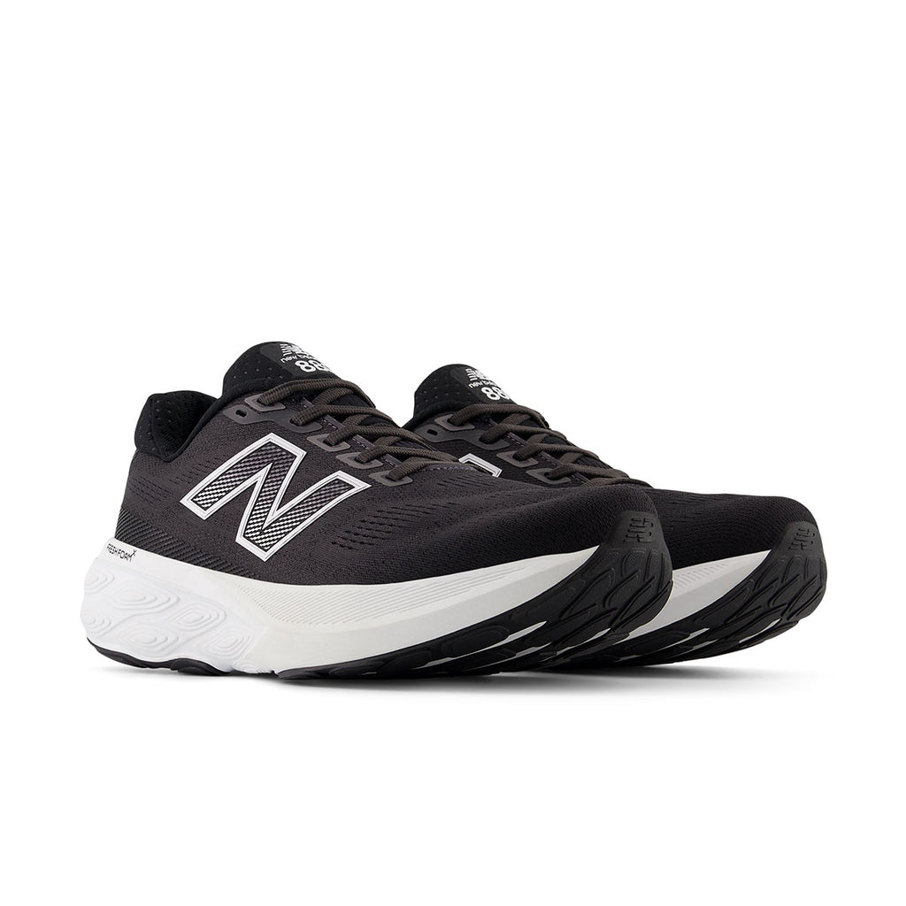 New Balance 880 V15 2E Herre (bred model)