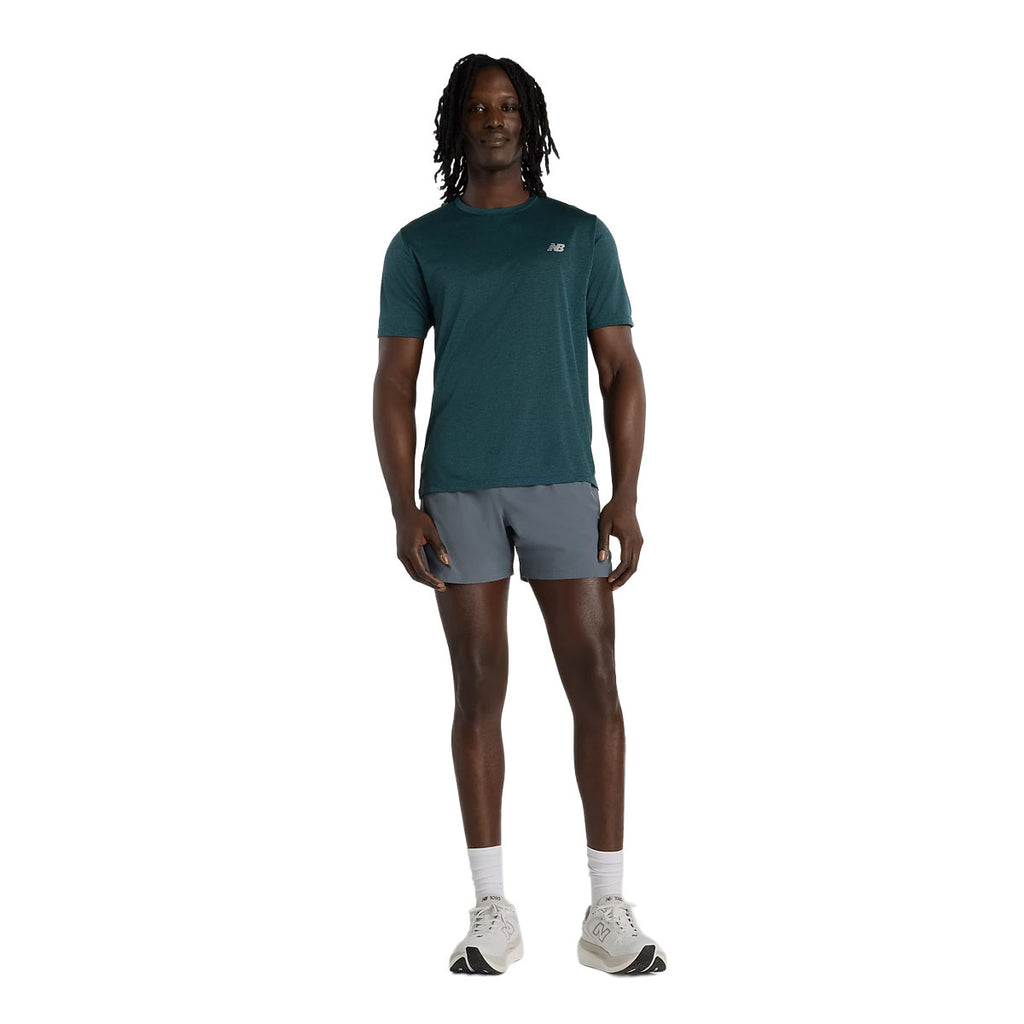 Mørkegrøn New Balance atletisk T-shirt til mænd