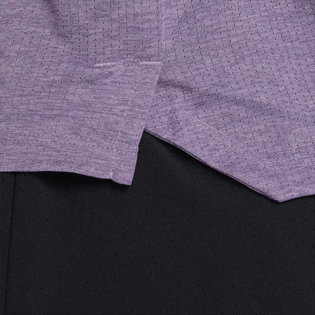 Lilla langærmet T-shirt fra New Balance til mænd