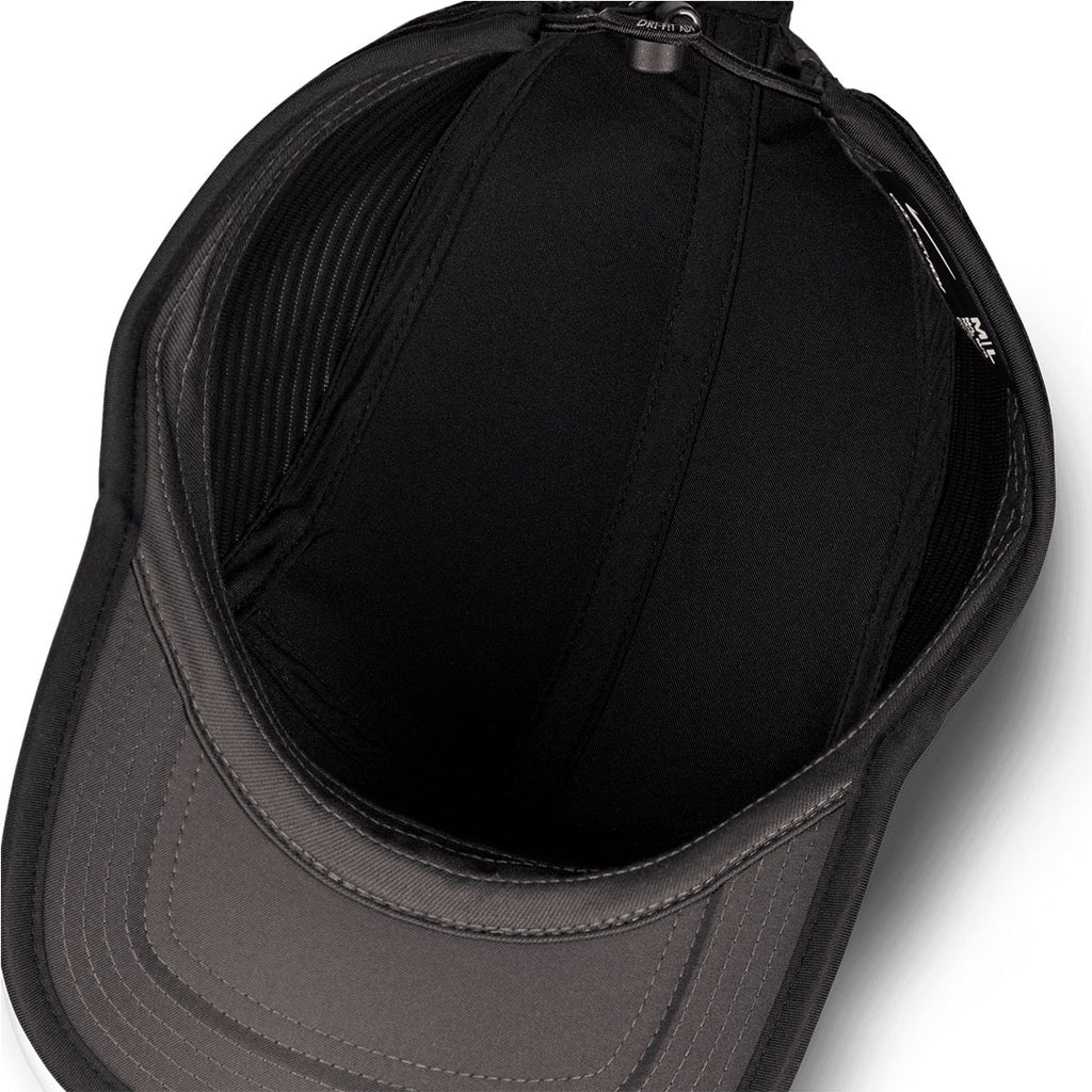 Sort Nike Fly Cap med indvendig foring og justerbar lukning