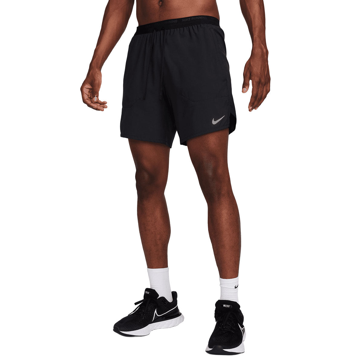 Nike Stride 2i1 7" shorts til herrer i sort
