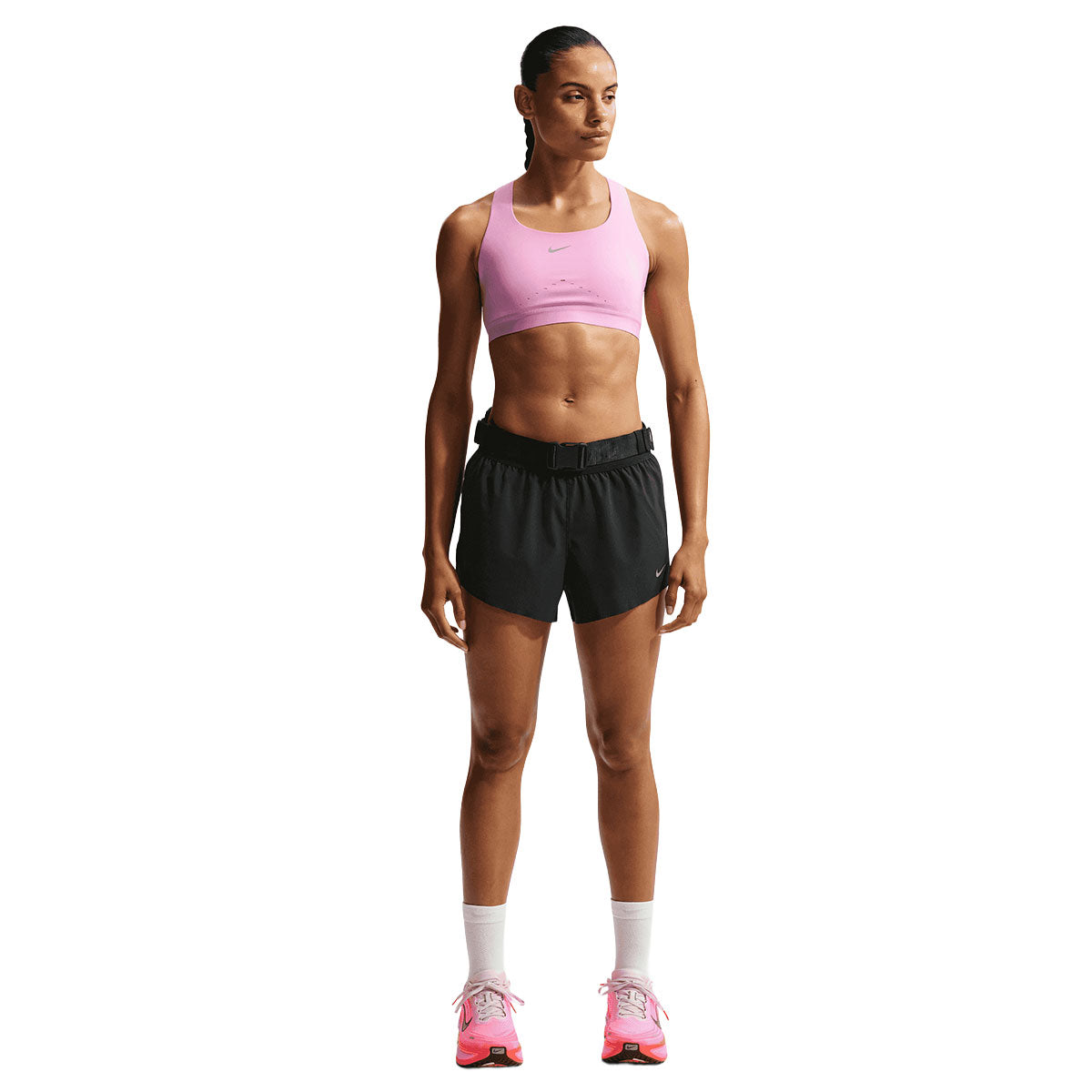 Nike Swift Breathe Mid-Rise 2.5" shorts til damer i sort