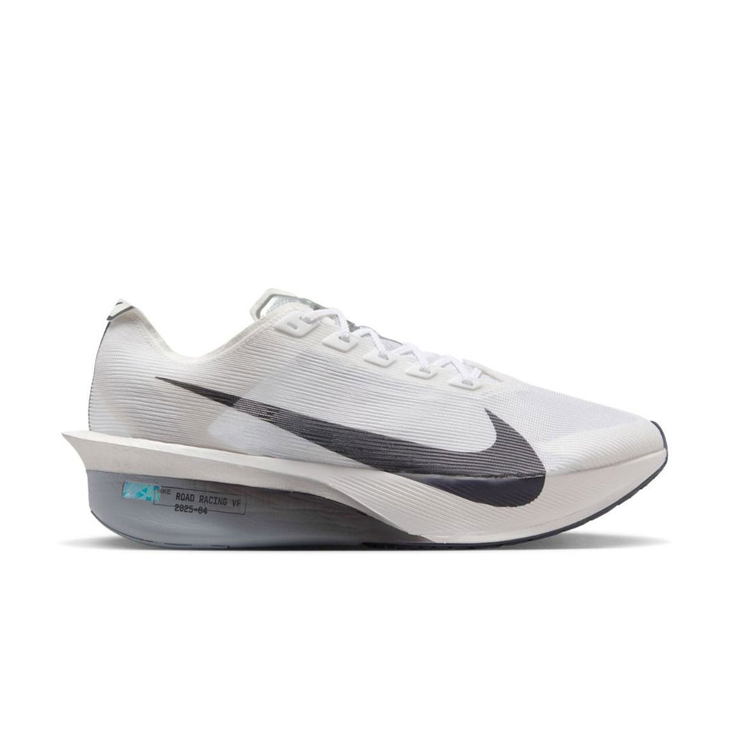 Nike Vaporfly Next% 4 Herre running shoe in white and black colorway.
