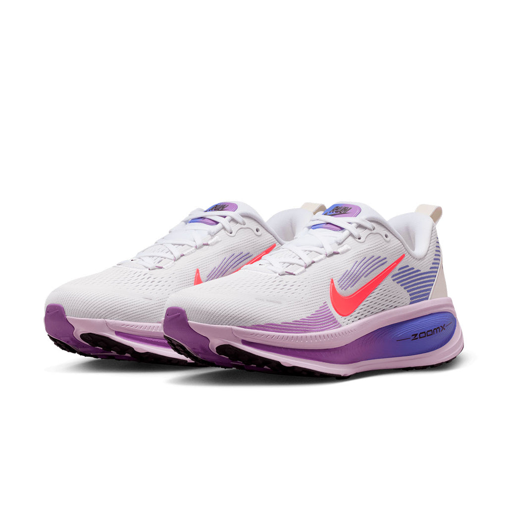 Nike Vomero 18 Dame løbesko i hvid, pink og lilla farver