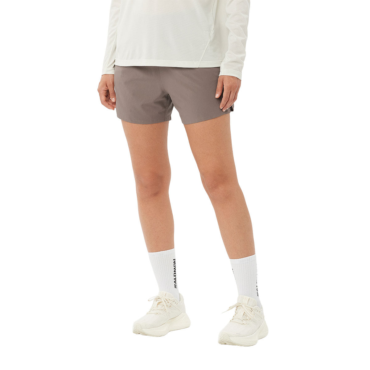 Salomon SHKout Core 2in1 shorts 4" til damer i brun nuance