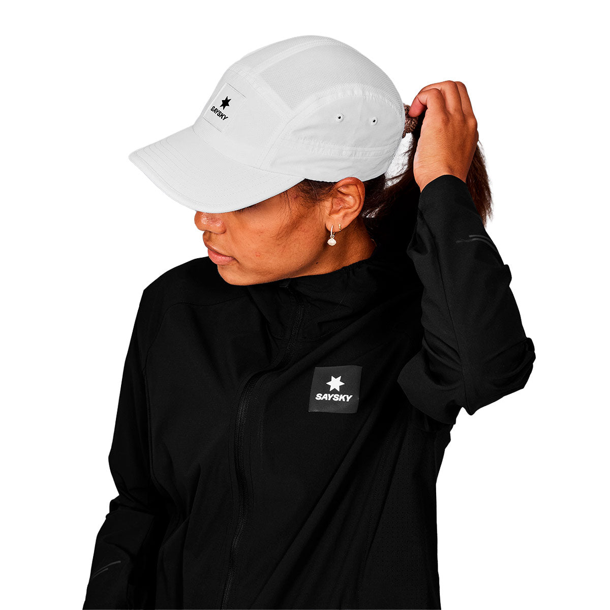 Saysky Combat Cap i hvid med logo og justerbar rem