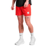 Saysky Pace Shorts 5" i rød med logo på siden