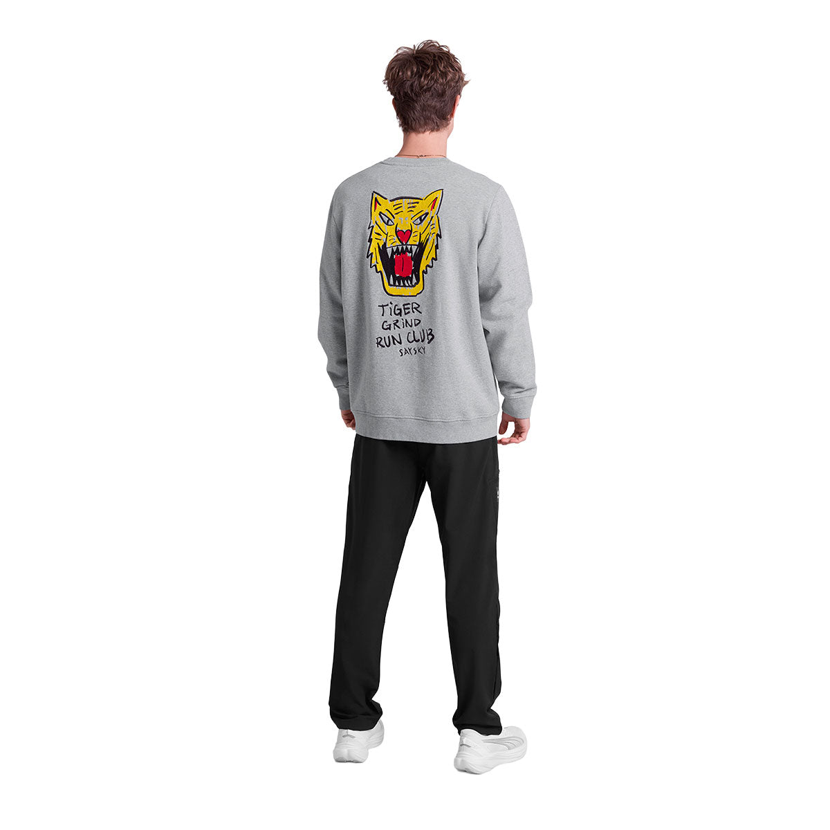 Grå crewneck med tigerdesign bagpå fra Saysky