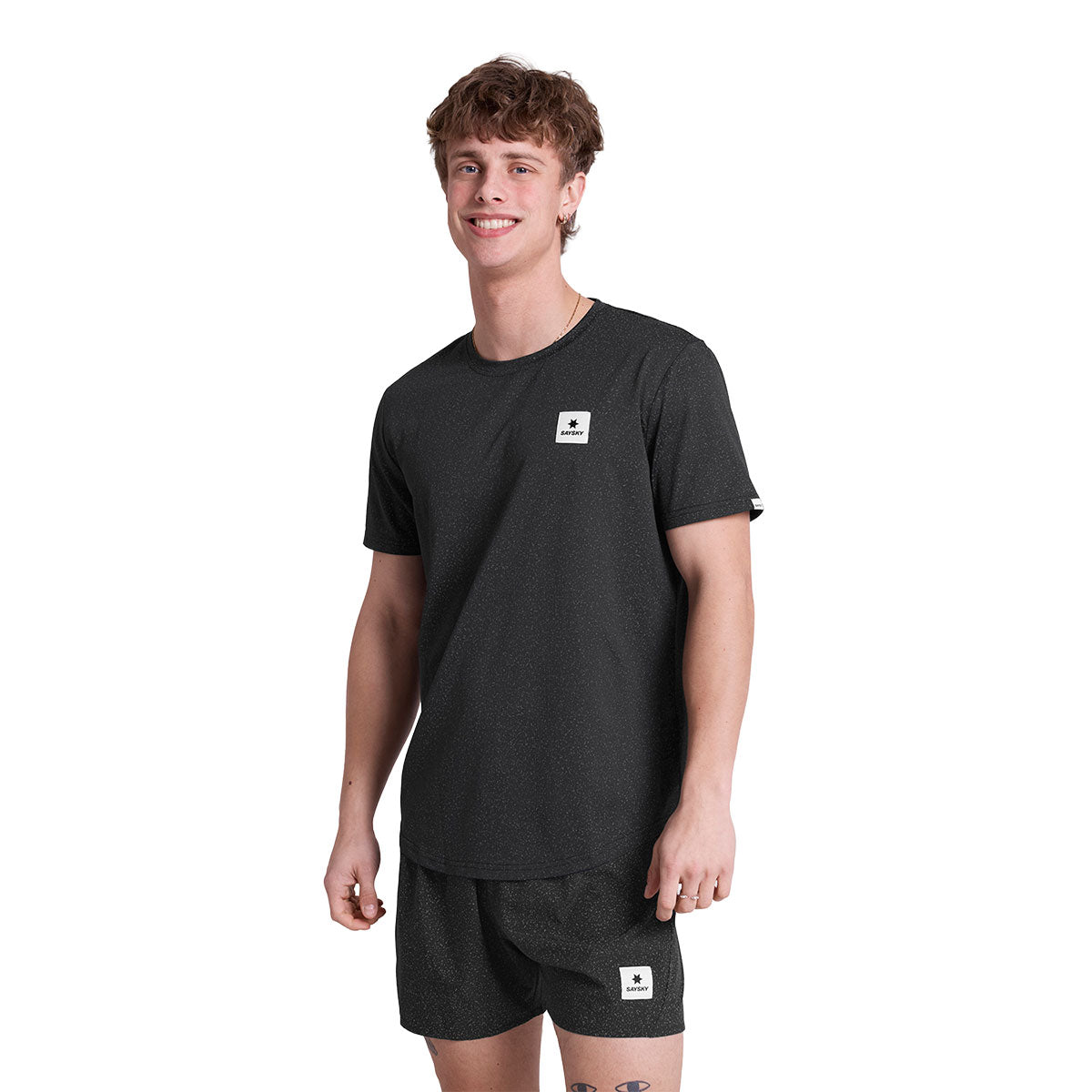 Saysky Universe Combat T-shirt i sort med logo på brystet