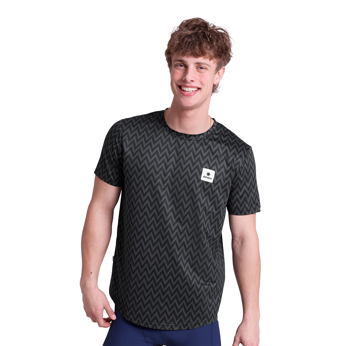 Saysky Zig Zag Combat T-shirt i sort med zigzag mønster