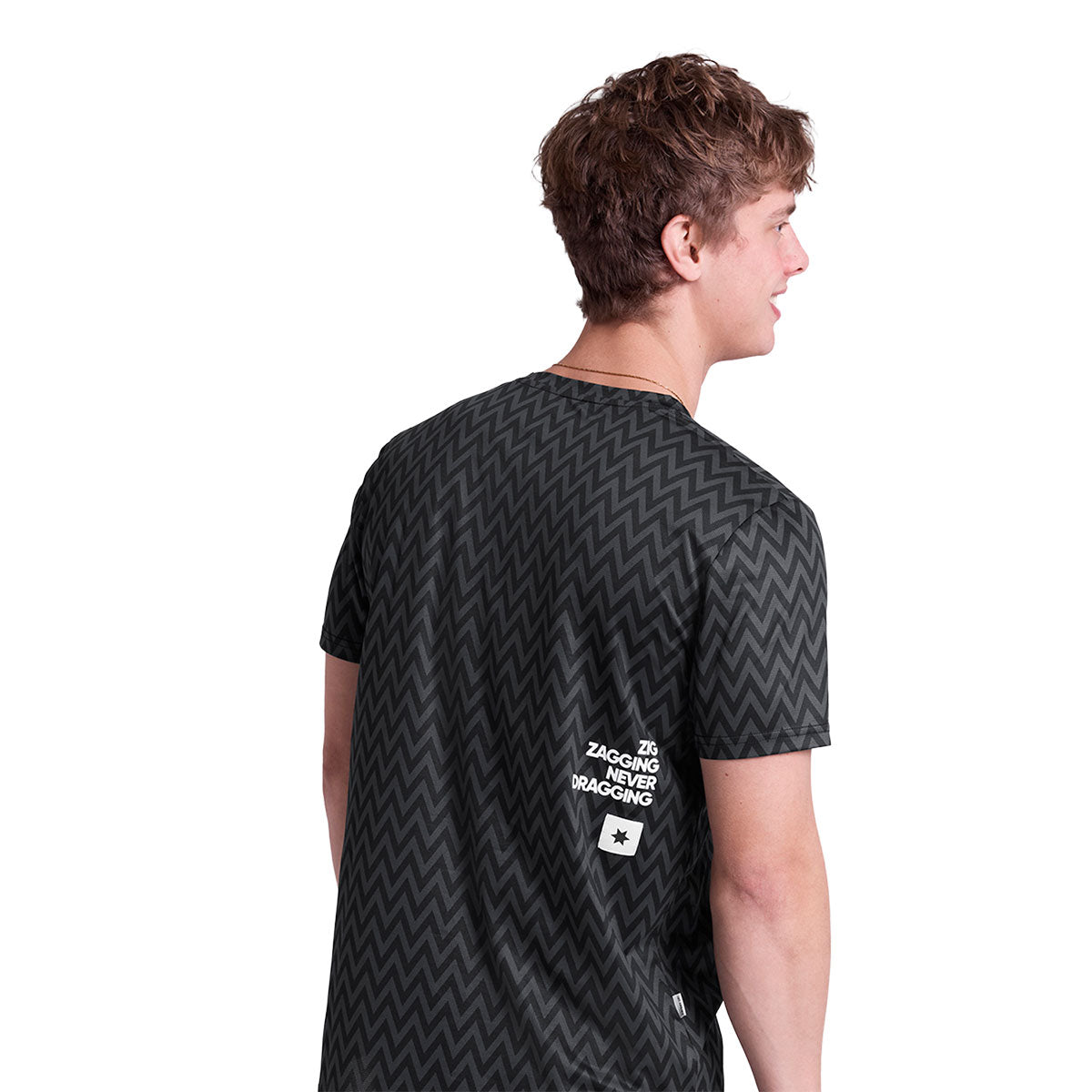 Saysky Zig Zag Combat T-shirt med zigzag mønster og rygprint