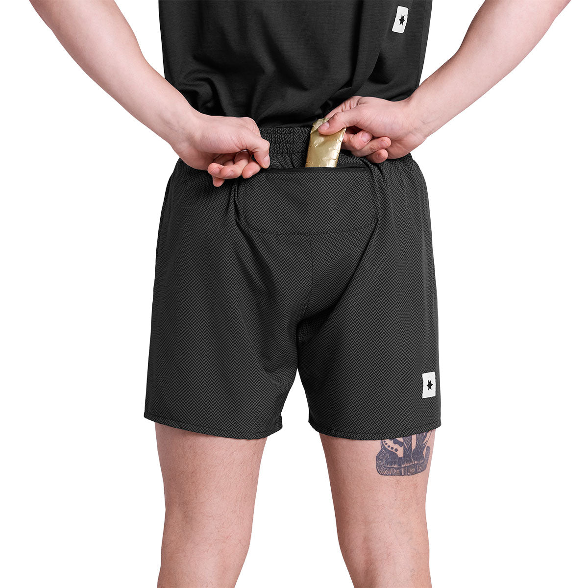 Saysky Zig Zag Pace Shorts 5'' i sort med baglomme